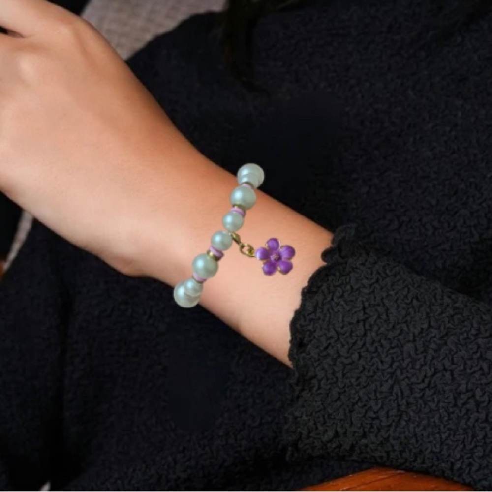Elegant Purple Floral Pearl Bracelet